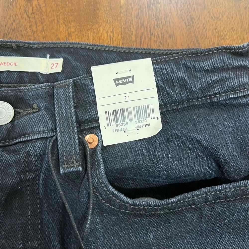 Levi's Premium Wedgie Jeans Size 27